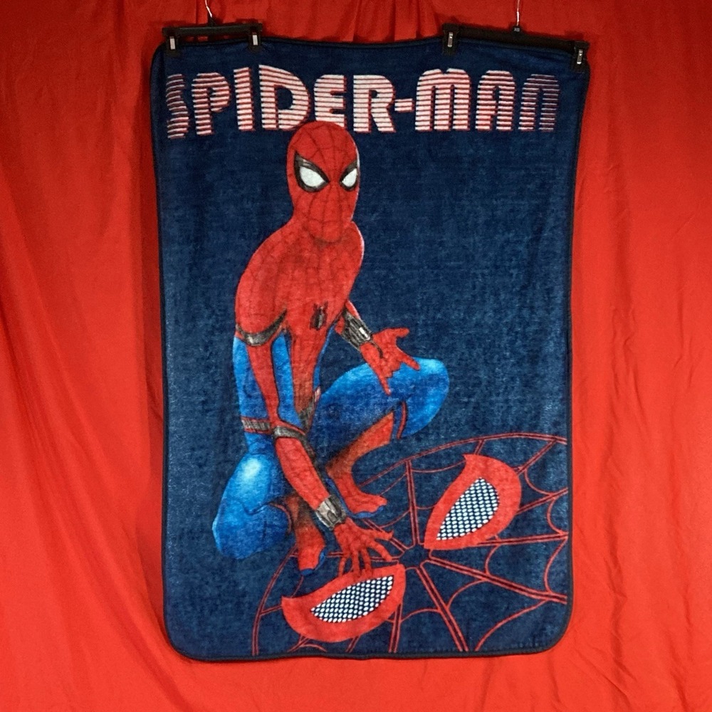 Marvel Spider-Man Throw Blanket 35" x 50" / Spiderman